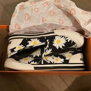 New Rocket dog flower shoes